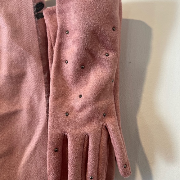 Soft blush pink scarf and gloves NWT - Picture 2 of 6